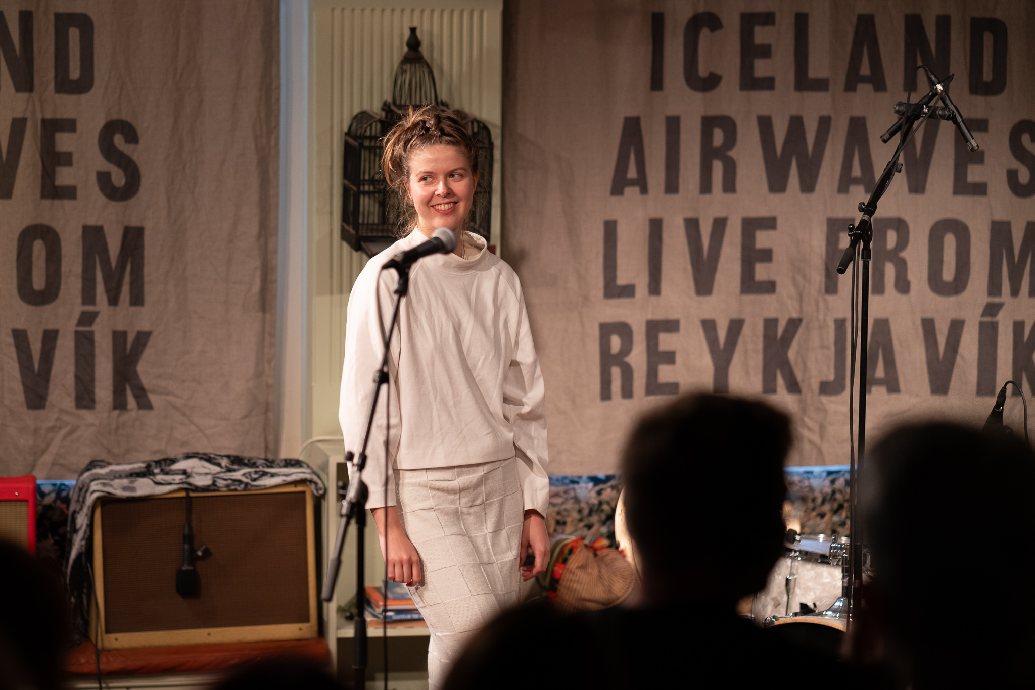 20161102-ice_a7r2-3412-2048 Gangly mit der Sängerin Jófríður Ákadóttir beim Off Venue-Auftritt im Kex Hostel, Aiwaves 2016